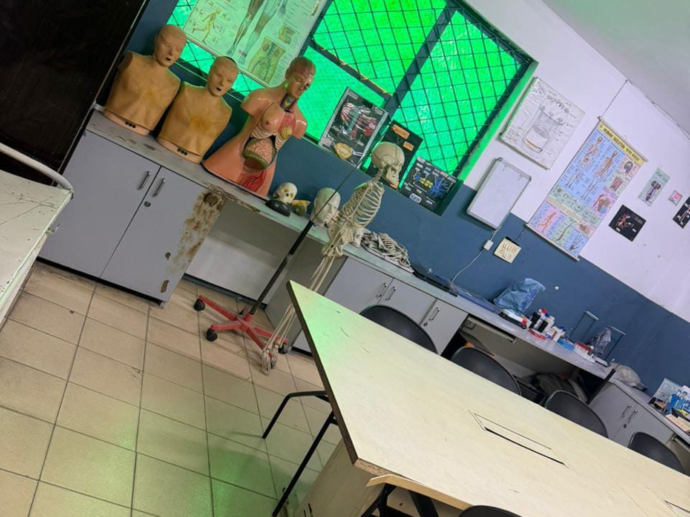 classroom_image_1408x1056